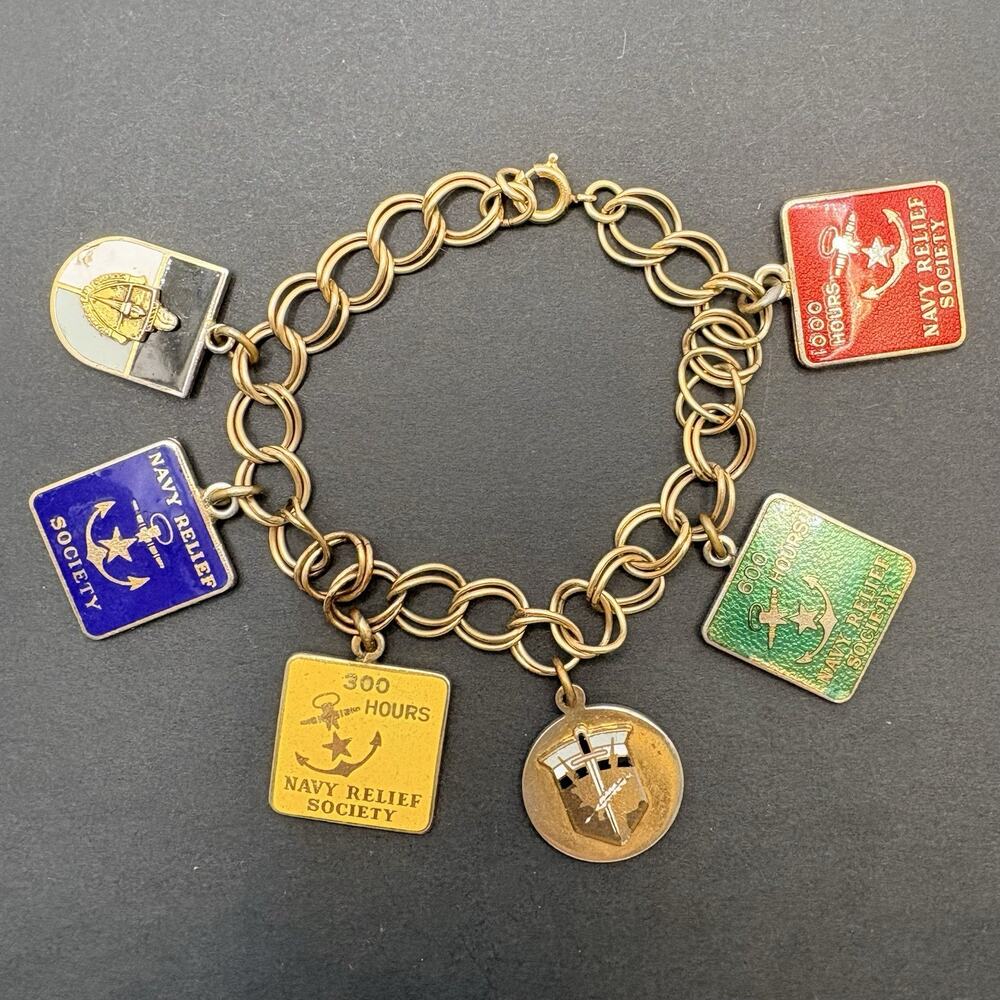 Vintage US NAVY Relief Society Charm‎ Bracelet Gold Tone Military Engraved